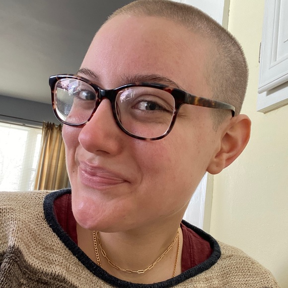 Meet your Posher, Christina - Picture 3 of 4